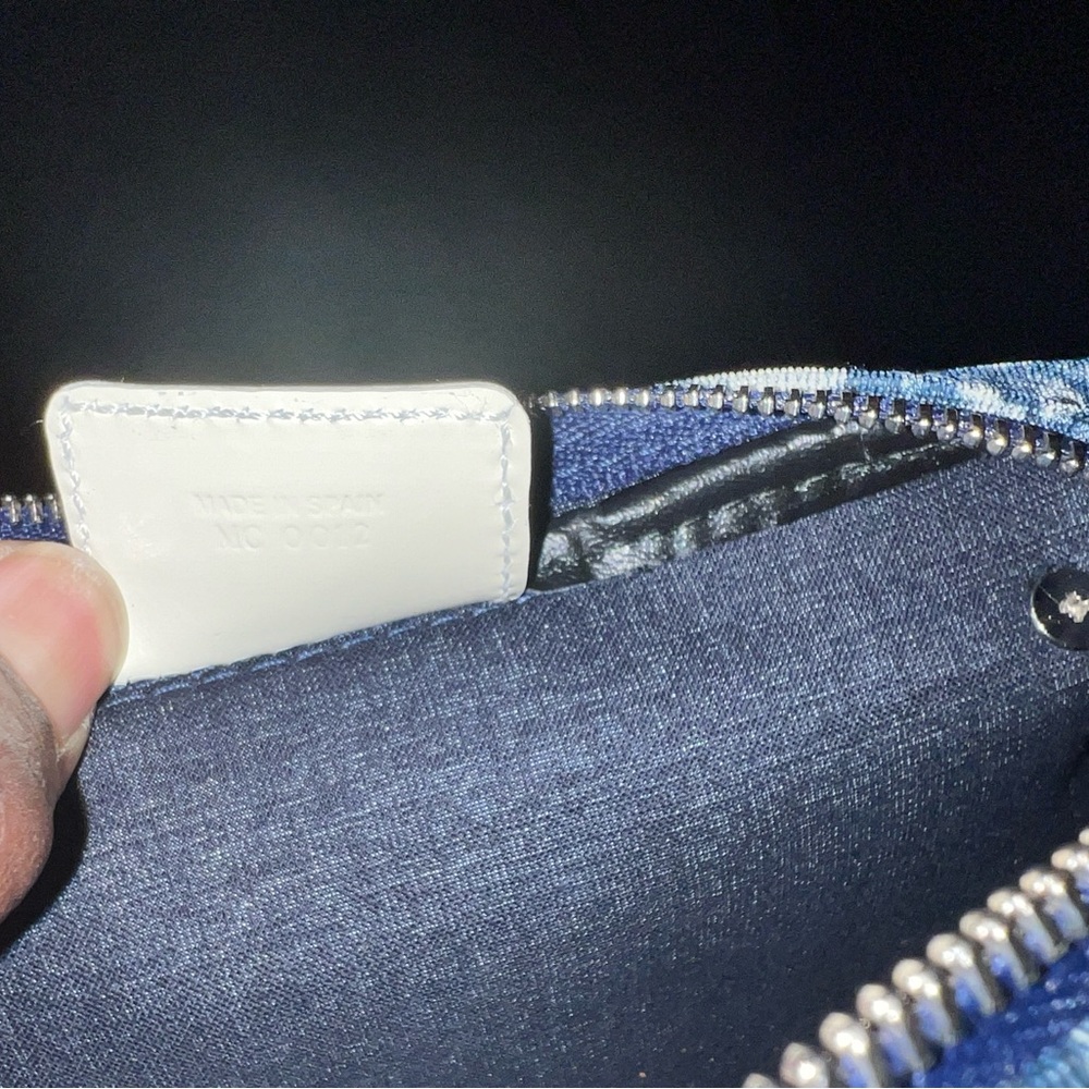 Dior vintage waist bag. This is a reposh, I’ve had it a 4 years. Great piece. - Picture 5 of 6